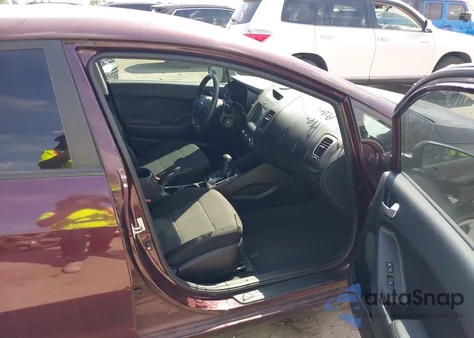 2017 Kia Forte Lx z USA, uszkodzony, nr VIN 3KPFK4A74HE146329